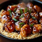 Pyszny kurczak teriyaki z makaronem w 30 minut na stole